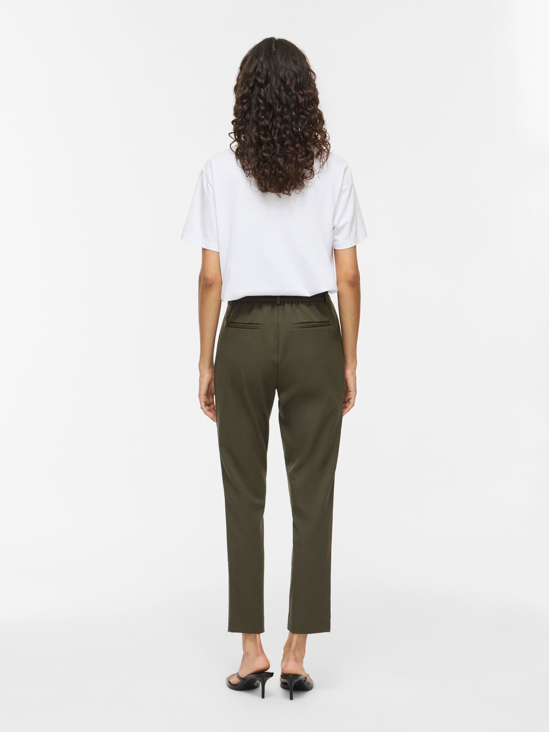 model_shot-back